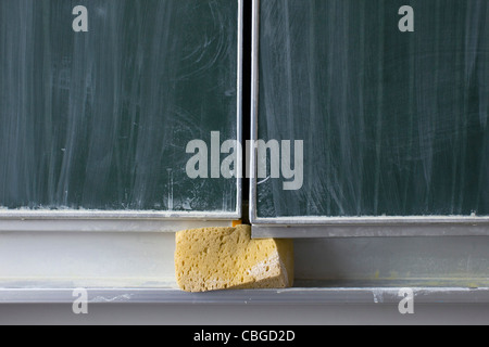 Spugna sotto blackboard Foto Stock