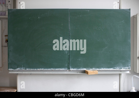 Blackboard e spugna Foto Stock