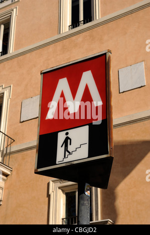 Italia, Roma, cartello della metropolitana Foto Stock
