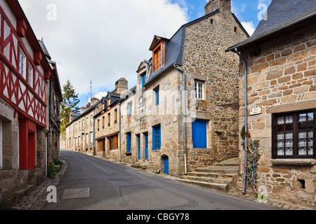 Bretagna - la vecchia strada medievale in Moncontour, Cotes d'Armor Bretagna, Francia Foto Stock