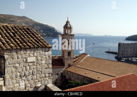 Monastero Francescano e TORRE CAMPANARIA CITTÀ VECCHIA Dubrovnik Croazia 05 Ottobre 2011 Foto Stock