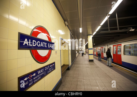 Dalla fermata della metropolitana Aldgate East London Inghilterra England Regno Unito Regno Unito Foto Stock