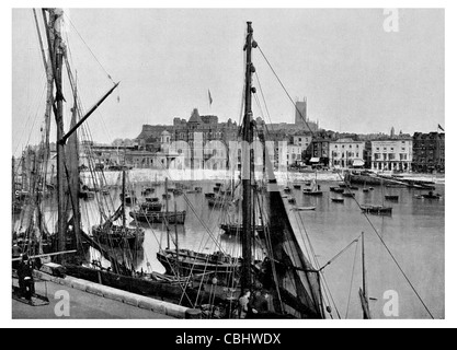 Jetty Margate cittadina balneare Kent England Maidstone Cinque port harbour dock quay barca da pesca nave montante nave a vela ormeggio Foto Stock