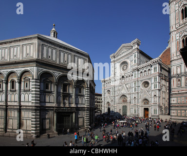 Il Duomo di Santa Maria del Fiore e il Battistero, Firenze, Italia Foto Stock