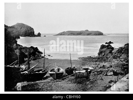 Mullion Cove Harbour Cornwall Regno Unito Mount's Bay 1895 Signore Robartes pescatori sardella scialuppa di salvataggio della flotta di pesca barca Foto Stock