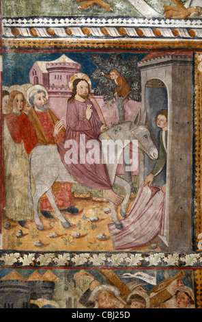 Cristo entrando in Gerusalemme su Donkey, fresco presso la cappella dei Penitenti des Blancs o Penitenti Bianchi, La Tour, Alpes-Maritimes, Francia Foto Stock