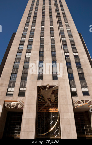 Rockefeller Center Comcast Building, ingresso principale 30 Rockefeller Plaza, New York Foto Stock