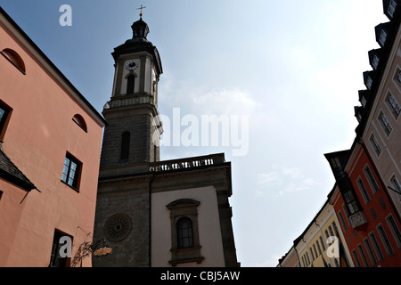 San Osvaldo Chiesa Parrocchiale orologio del campanile, Traunstein Chiemgau Alta Baviera Germania Foto Stock