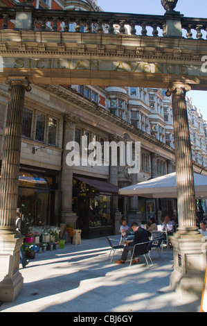 Il siciliano Avenue (1910) da R J Worley in Holborn Londra Inghilterra Regno Unito Europa Foto Stock