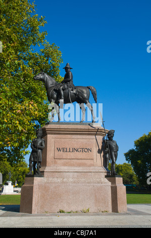 Statua equestre del Duca di Wellington all'angolo di Hyde Park Londra Inghilterra Regno Unito Europa Foto Stock