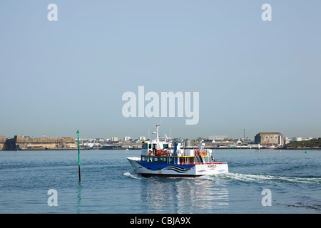 Traghetto da Port Louis a Lorient, Morbihan, in Bretagna, Francia Foto Stock