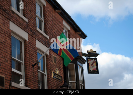 Lincolnshire bandiera dalla parete della Magna Carta pub di Lincoln Foto Stock