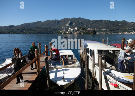 Pier, Isola di San Giulio, a Orta San Giulio, Lago d' Orta, Piemonte, Italia Foto Stock