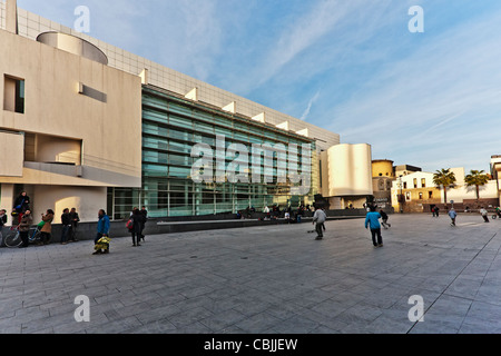 Il Museu d'Art Contemporani de Barcelona, MACBA, museo di Arte Contemporanea di Barcellona, l'architetto Richard Meier, 1995, Barcellona, es Foto Stock