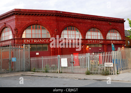 York Road in disuso. Stazione della metropolitana di Londra Foto Stock