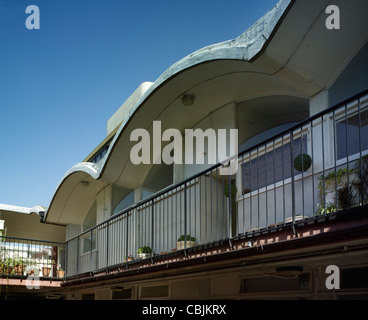 Golden Lane station wagon, Londra. Crescent House. Dettaglio del tetto Foto Stock