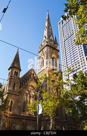 Edifici nella città di Melbourne Australia, Collins Street st nel centro della città. mix di vecchia e nuova architettura. Foto Stock