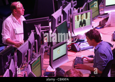 La scena presso la sala stampa di Al Jazeera International. Foto Stock