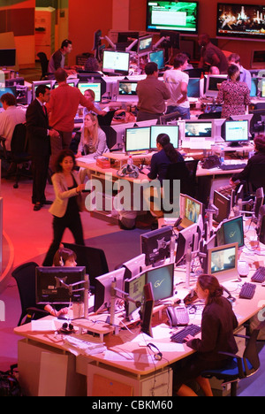 La scena presso la sala stampa di Al Jazeera International. Foto Stock