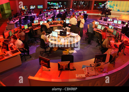 La scena presso la sala stampa di Al Jazeera Inglese a Doha. Foto Stock