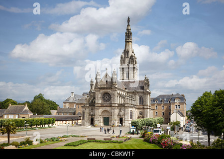 Brittany, Francia - Basilica, chiesa, a Sainte-Anne d'Auray, Morbihan, in Bretagna, Francia Foto Stock