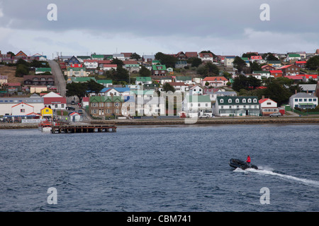 Atlantico del Sud, Isole Falkland, Stanley Harbour. Zodiac voce per l'APPRODO Foto Stock