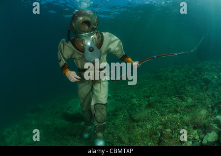 Casco subacqueo sotto l'acqua, pirano, Mare Adriatico, Slovenia Foto Stock