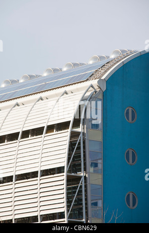 Il Devonshire Edificio all Università di Newcastle, un ufficio costruito con i più alti standard di verde del giorno. Foto Stock