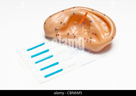 Aghi di agopuntura per orecchio Foto Stock