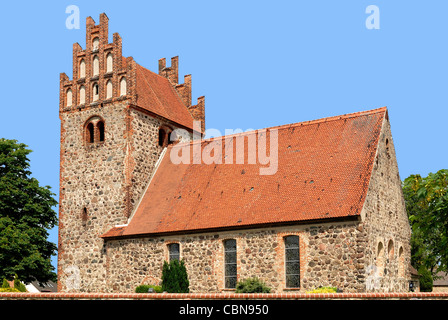 Fieldstone chiesa di Herzberg vicino a Neuruppin dal XII secolo. Foto Stock