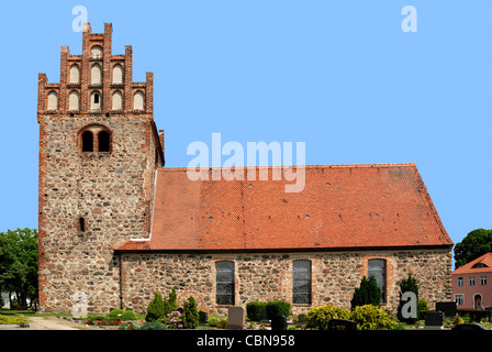 Fieldstone chiesa di Herzberg vicino a Neuruppin dal XII secolo. Foto Stock