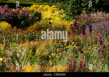 Il giardino a caldo in settembre, RHS Rosemoor, Devon, Inghilterra, Regno Unito Foto Stock