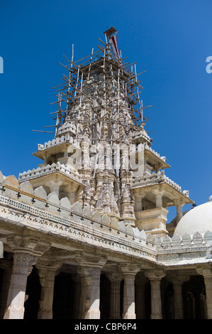 Il Ranakpur tempio Jain di essere rinnovato a Desuri Tehsil nel distretto di pali del Rajasthan, stato dell India occidentale Foto Stock