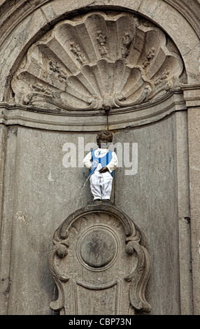 Scena al 'Mannekin Pis' nel quartiere Morolle di Bruxelles Foto Stock