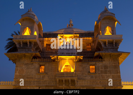 Jagmandir Island Palace di City Palace complesso di 76th Maharana del Mewar, Shreeji Arvind Singh Mewar di Udaipur Rajasthan in India Foto Stock