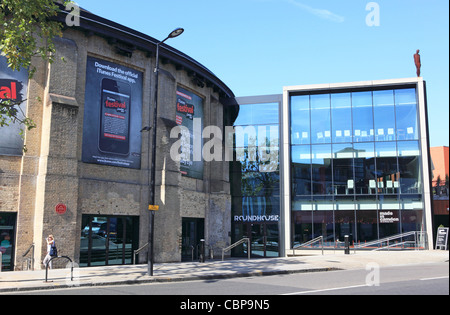 Camden Roundhouse, quartiere alla moda di performing arts venue in Chalk Farm, a nord di Londra, Regno Unito Foto Stock