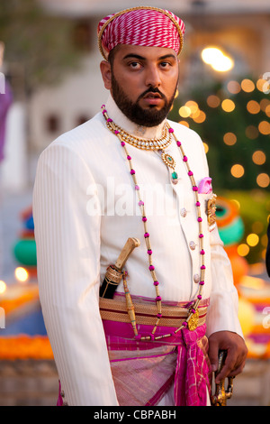 Lakshaya Raj, figlio ed erede del 76th Maharana del Mewar, Shriji Arvind Singh Mewar di Udaipur, presso il Palazzo di Città, Rajasthan, India Foto Stock