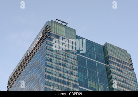 Un luogo di Churchill è un 156 m alto grattacielo HQ Barclays Bank Canary Wharf, West India Docks, Isle of Dogs. Foto Stock