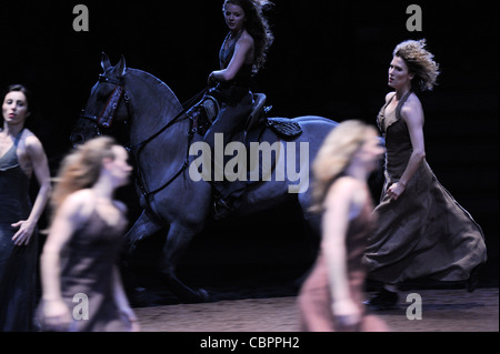 Ci sono stati i cavalli di Carolyn Carlson e Bartabas, Ci erano cavalli da Carolyn Carlson, Bartabas ballerini del CCN Roubaix Nord Pas d Foto Stock