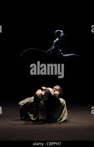 Ci sono stati i cavalli di Carolyn Carlson e Bartabas, Ci erano cavalli da Carolyn Carlson, Bartabas ballerini del CCN Roubaix Nord Pas d Foto Stock