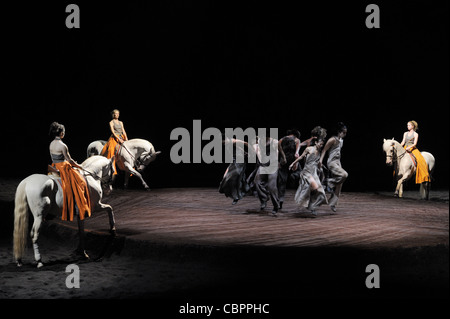 Ci sono stati i cavalli di Carolyn Carlson e Bartabas, Ci erano cavalli da Carolyn Carlson, Bartabas ballerini del CCN Roubaix Nord Pas d Foto Stock