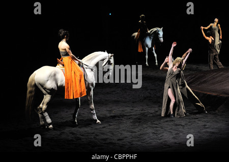 Ci sono stati i cavalli di Carolyn Carlson e Bartabas, Ci erano cavalli da Carolyn Carlson, Bartabas ballerini del CCN Roubaix Nord Pas d Foto Stock