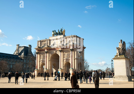 Parigi, Francia - Arc De Triomphe de giostra vicino al Louvre Parigi Francia Foto Stock