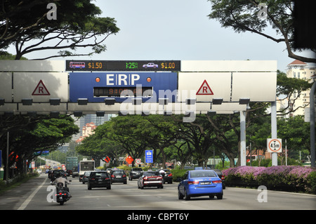 ERP (Electronic Road pricing) in funzionamento, Singapore. Foto Stock