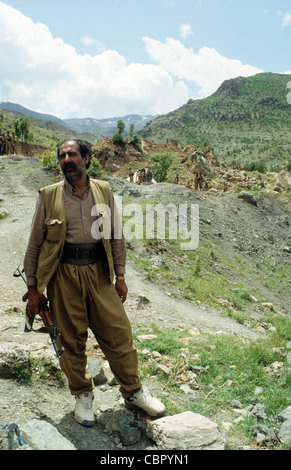 PKK Kurdistan Partito dei lavoratori i guerriglieri di Zele, Iran-Iraq area di confine, Kurdistan iracheno da dove hanno messo in scena le operazioni. Foto Stock