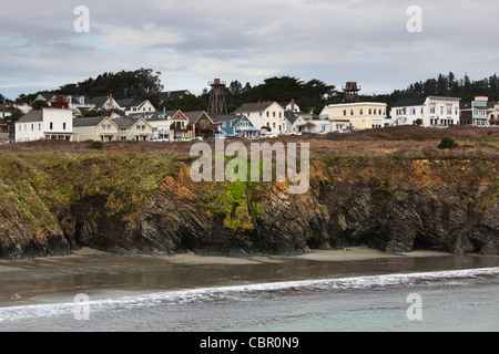 Stati Uniti d'America, la California, la California del Nord, costa Nord, Mendocino, in vista di cliffside Main Street Foto Stock