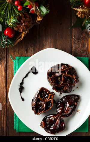 Cartellate si con Vincotto, un tradizionale pranzo di Natale dalla Puglia, Italia Foto Stock