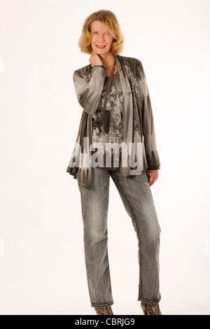 Elegantemente vestito donna anziana Foto Stock
