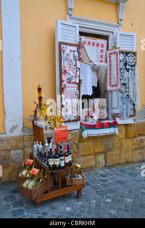 Negozio di souvenir a Fö ter piazza principale cittadina di Szentendre nell'ansa del Danubio Ungheria Europa Foto Stock