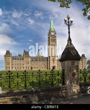 Il Parlamento canadese blocco centrale sul Wellington Street a Ottawa. Foto Stock